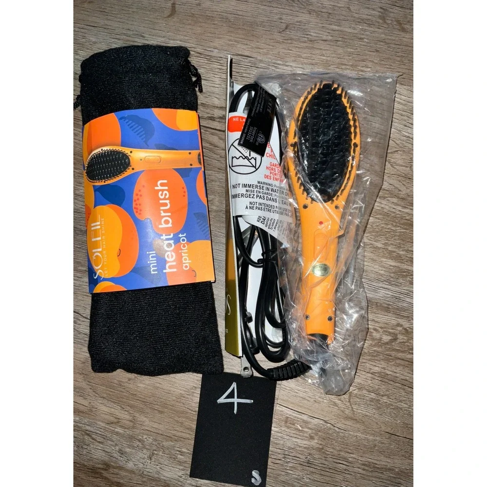 Soleil Mini Heat Brush Travel Size Ceramic Bristles hair care Apricot